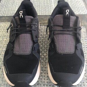 On Cloud Running Shoes, Youth Size 3.5 (Euro 35.5), Slip Ins, Black